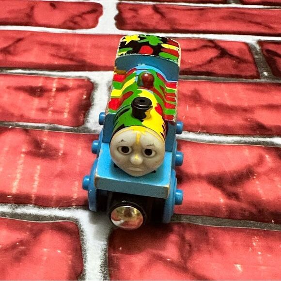 Thomas & Friends Railway PAINT SPLATTERED THOMAS Train - Picture 5 of 5